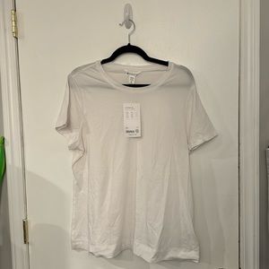 NEW Athleta Outbound Tee